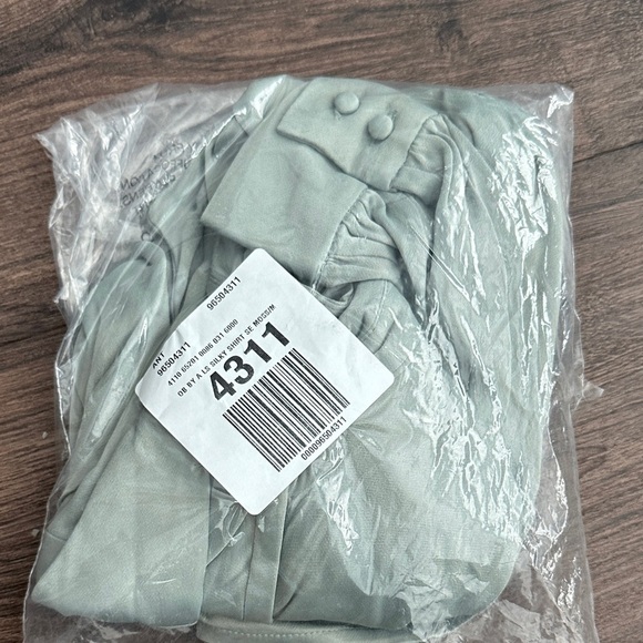 NWT! By Anthropologie Long-Sleeve Silky Top in Moss Green - Medium🟡 - Picture 5 of 5